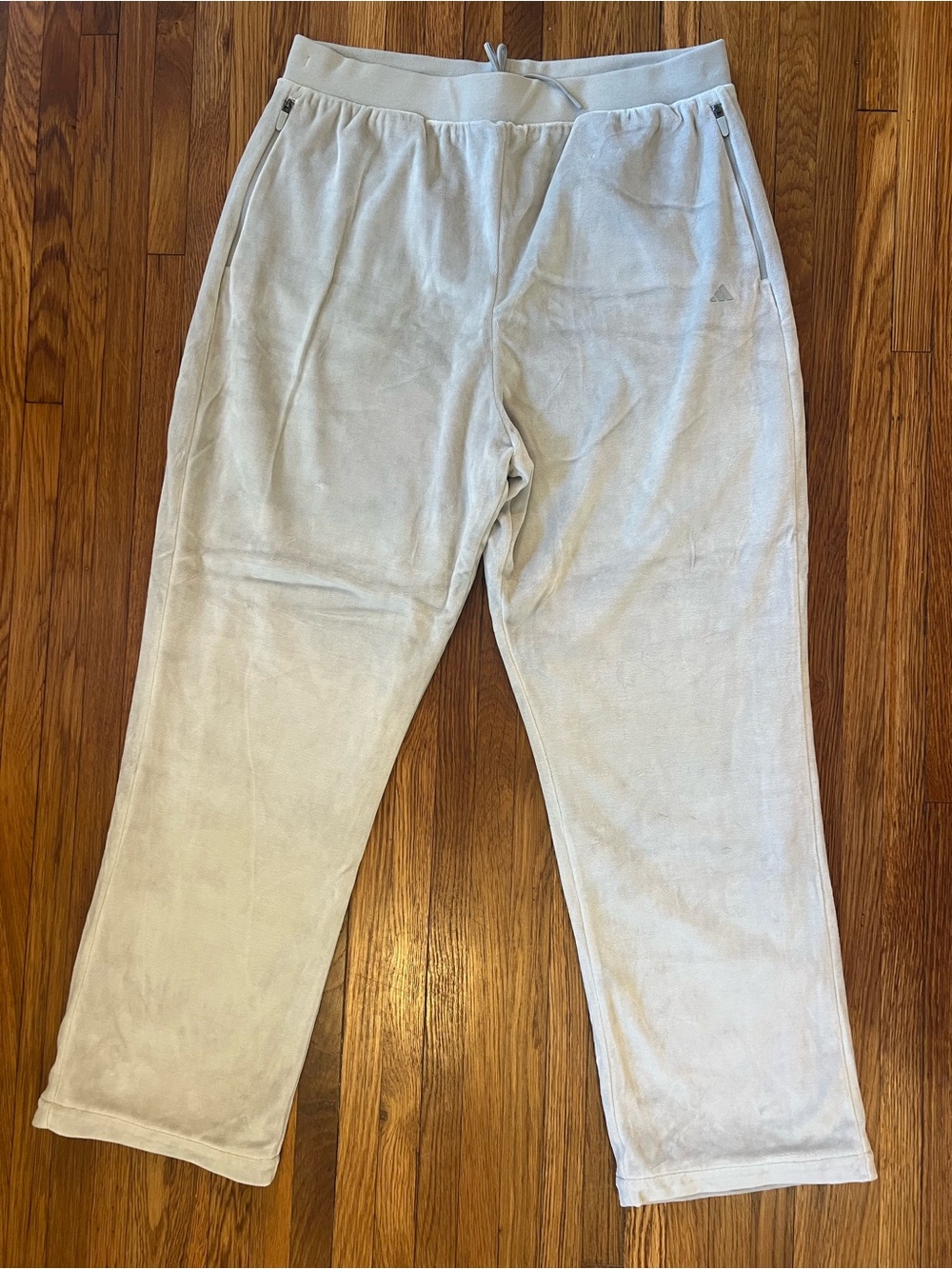 adidas NWT Light Gray Unisex Velvet Joggers Size L